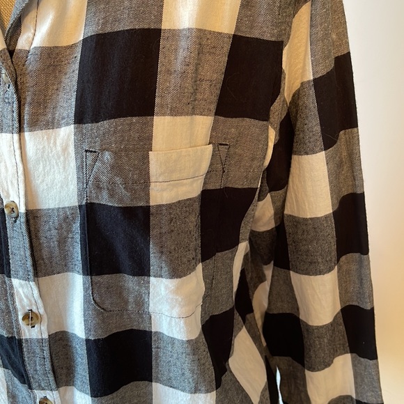 NWT SONOMA Long Sleeved Buttoned Down Shirt - Picture 4 of 16